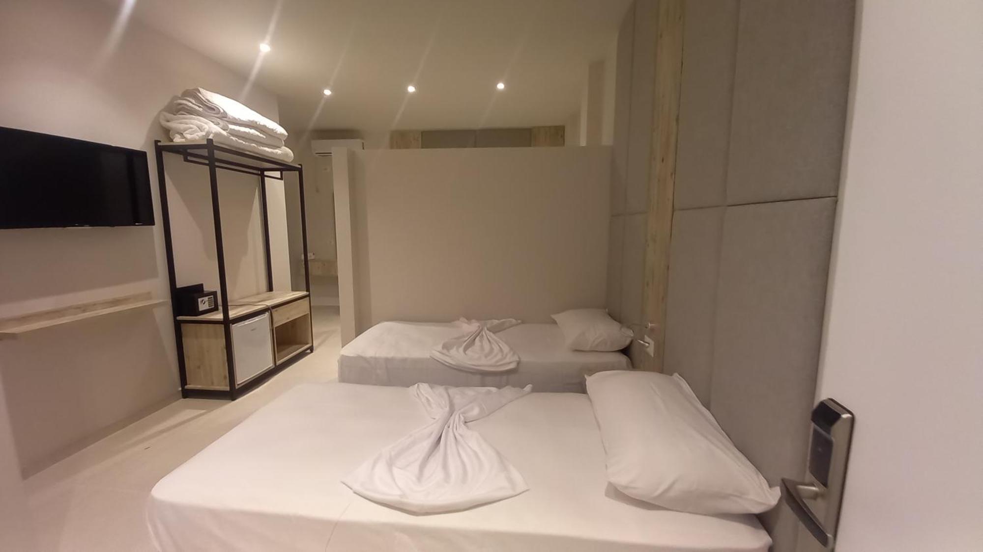 Hotel Aglon Vlorë Pokoj fotografie