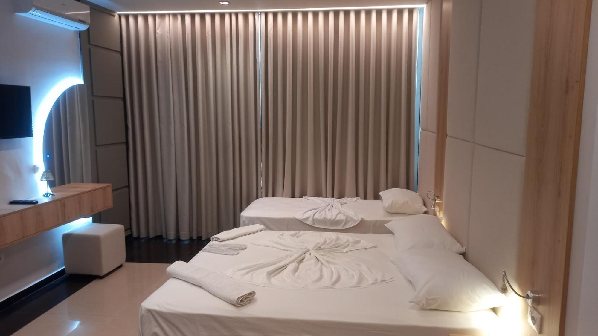 Hotel Aglon Vlorë Exteriér fotografie